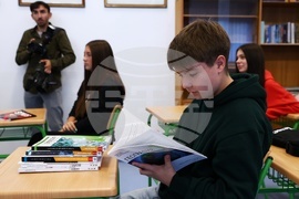 Сърбия - училище - посланик - посещение