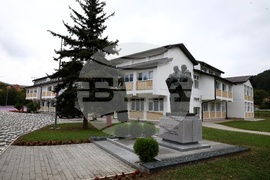 Сърбия - училище - посланик - посещение