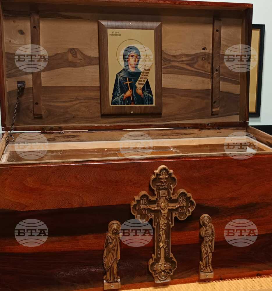 Плащаницата на Света Петка Търновска пристига от румънския град Яш във Велико Търново на 8 септември