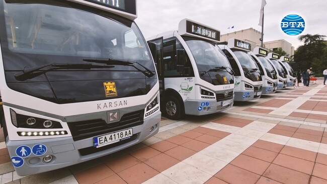 Първите електробуси, които ще обслужват линии от градския транспорт в Благоевград, бяха официално представени днес