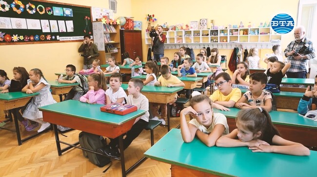 Паралелка с обучение изцяло на български език е открита от тази учебна година в ОУ „Христо Ботев“ в Цариброд