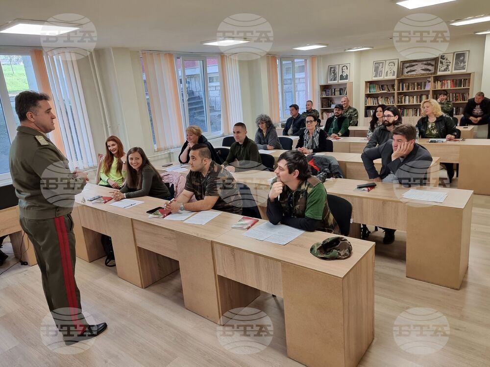 Велико Търново - НВУ "Васил Левски"  - теоретично практичен курс за журналисти