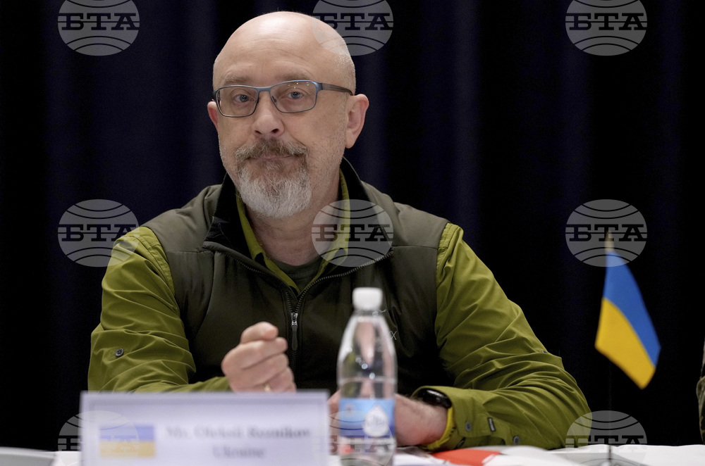 Украйна я очакват "изключително тежки седмици", каза украинският министър на отбраната