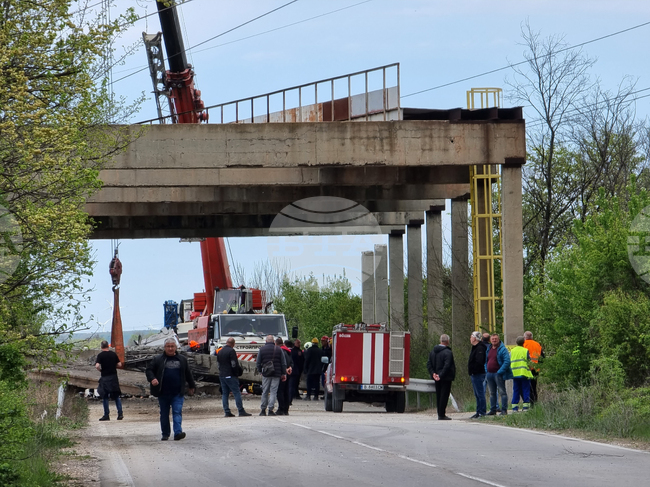 Девня - Две жени пострадаха тежко при срутване на мостово съоръжение