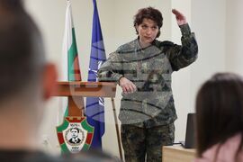 Велико Търново - НВУ "Васил Левски"  - теоретично практичен курс за журналисти