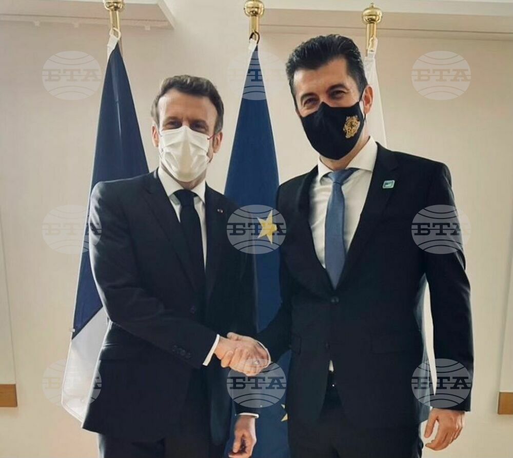 Премиерът Кирил Петков поздрави Еманюел Макрон по повод преизбирането му за президент на Франция