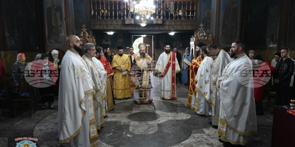 Белоградчишкият епископ Поликарп отслужи литургия на Светли вторник в столичния храм "Възкресение Христово"