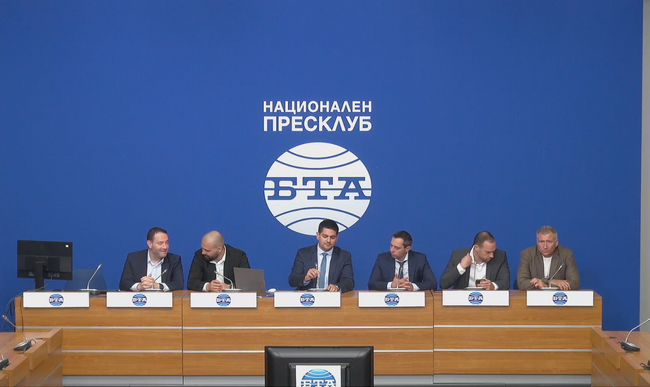 Пресконференция на независимия депутат Радостин Василев