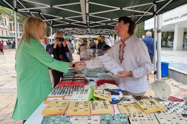 Изложение на производители и занаятчии от селата на Община Добричка организира администрацията за трета година