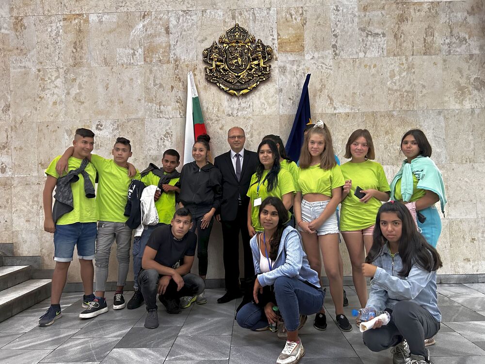 Областна администрация Ловеч: Областният управител прие деца от ЦНСТ