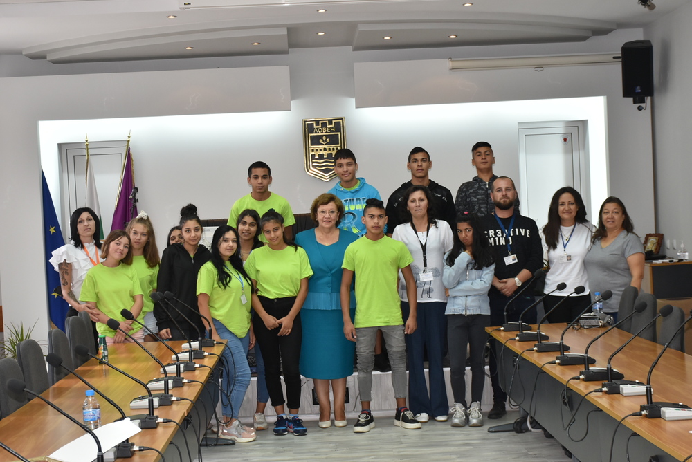 Опознавателна среща с младежи се проведе в Община Ловеч