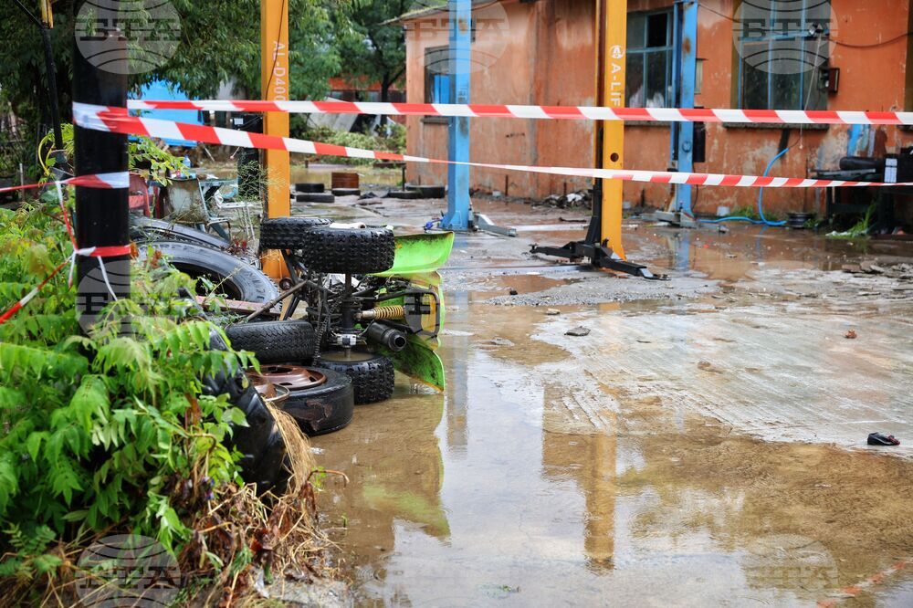 Четири полицейски екипа от районното управление в Царево към момента са на терен, съобщи МВР