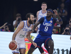 CORRECTION World Cup Italy US Basketball
