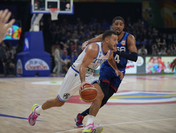 CORRECTION World Cup Italy US Basketball