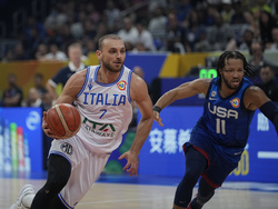 CORRECTION World Cup Italy US Basketball