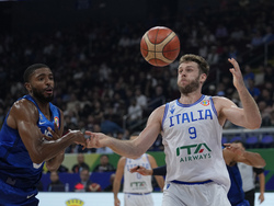 CORRECTION World Cup Italy US Basketball