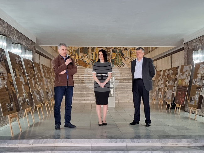 Добрич - Регионална библиотека - Петко Стайнов - изложба