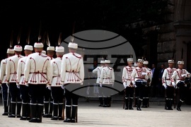 Тържествена смяна на почетния гвардейски караул