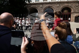 Тържествена смяна на почетния гвардейски караул
