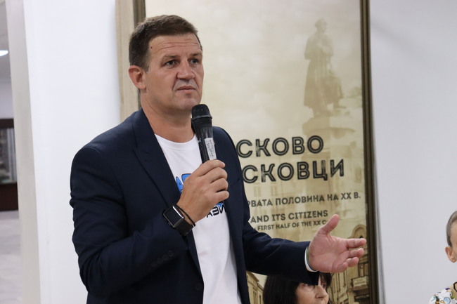 Община Хасково: Официалното представяне на книгата „Хасково и неговите кметове XIX – XX век“ се проведе в Деня на Съединението