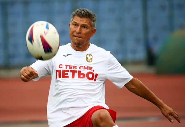 Красимир Балъков, Елин Топузаков и Димо Бакалов са следващите трима участници в бенефисния мач на Мартин Камбуров