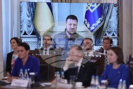 Румъния - среща на върха на инициативата "Три морета" - пленарни разговори