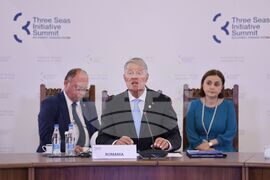 Румъния - среща на върха на инициативата "Три морета" - пленарни разговори