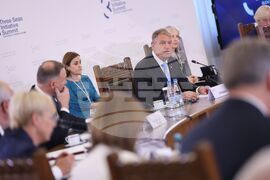 Румъния - среща на върха на инициативата "Три морета" - пленарни разговори
