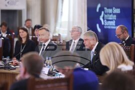 Румъния - среща на върха на инициативата "Три морета" - пленарни разговори