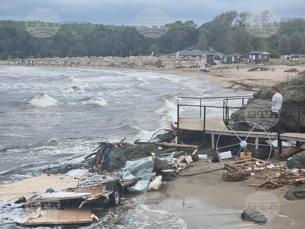 Царево - плаж Арапя - обилни дъждове - щети