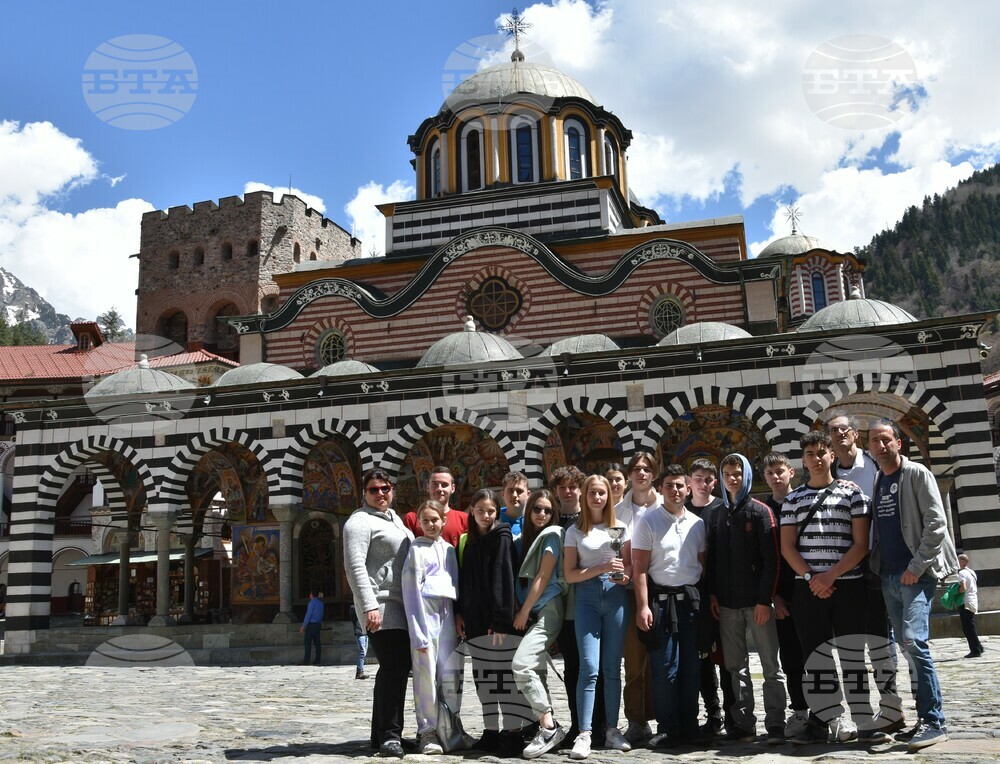 С екскурзия до Рилския манастир приключи Международния детски Великденски фестивал в Босилеград