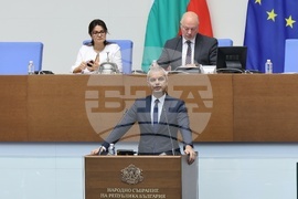 Парламент - заседание - Костадин Костадинов