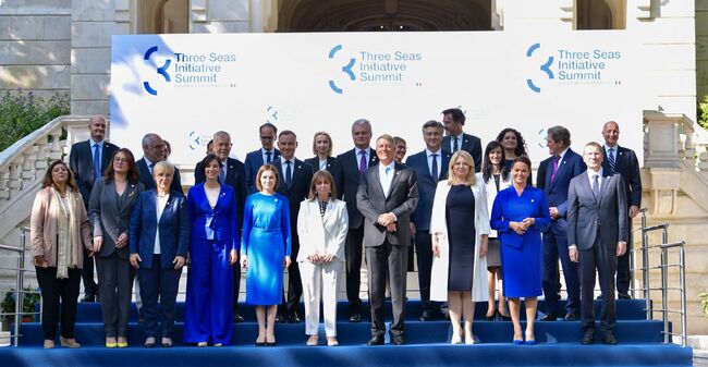 Вицепремиерът и министър на външните работи Мария Габриел на 8-ата среща на върха на Инициативата „Три морета“: По-добрата свързаност на региона ще е от полза както за нашите страни, така и за Европейския съюз