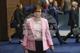 Парламент - заседание - Корнелия Нинова