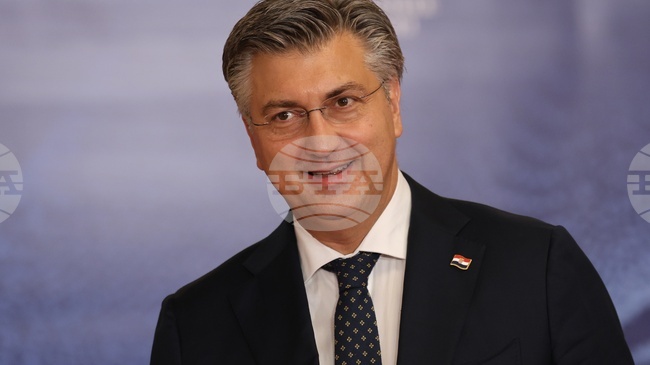 Хърватският премиер Пленкович поздрави по телефона Петер Мадяр за изборната победа в Унгария