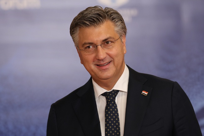 Хърватското правителство оцеля при вот на недоверие заради корупционна афера