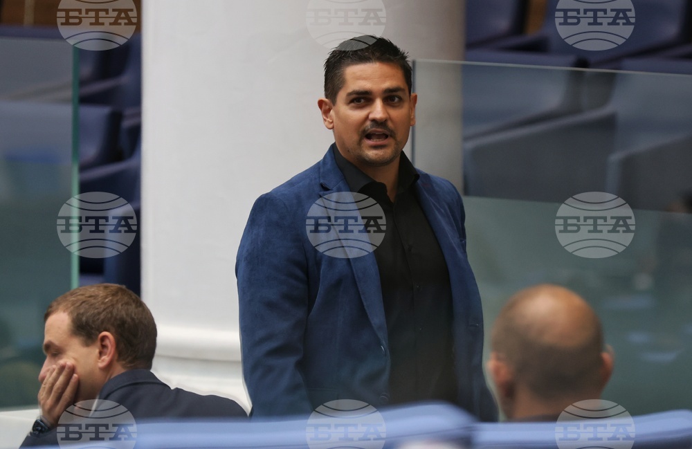 Парламент - заседание - Радостин Василев