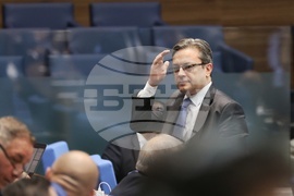 Парламент - заседание - Тома Биков