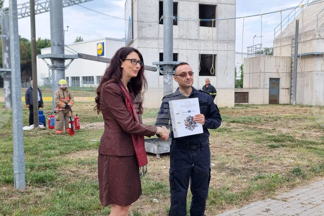 ГД „Пожарна безопасност и защита на населението“ - връчване на договор