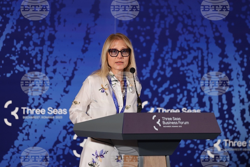Министърът на иновациите и растежа Милена Стойчева участва в бизнес форума на Инициативата "Три морета" в Букурещ