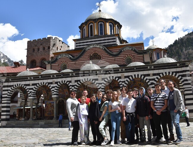Рилски манастир – Международен детски Великденски фестивал в Босилеград