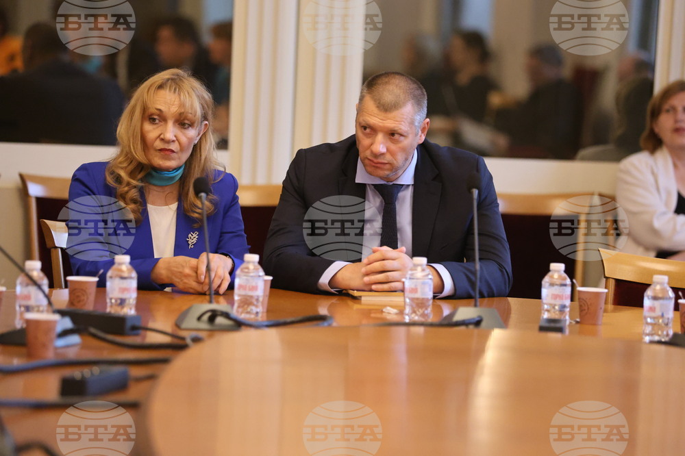 Парламент - Комисия по правни въпроси