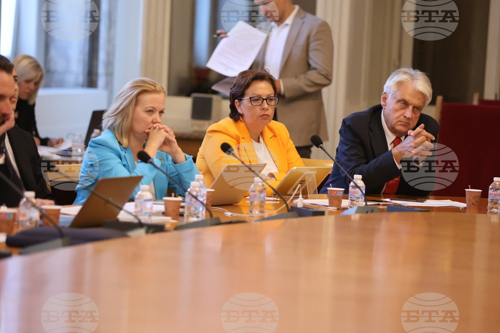 Парламент - Комисия по правни въпроси