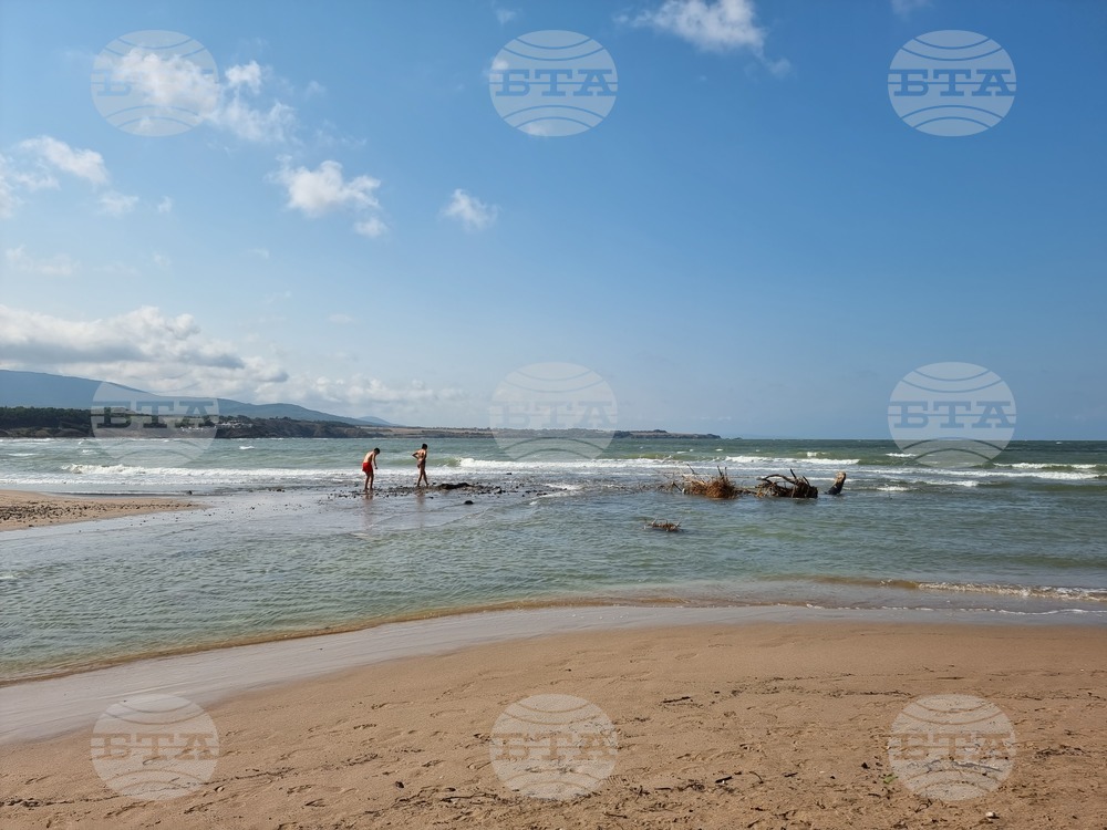 Ахтопол - централен плаж - почистване