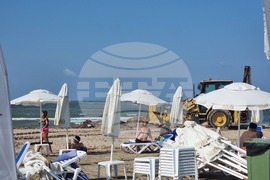 Ахтопол - централен плаж - почистване