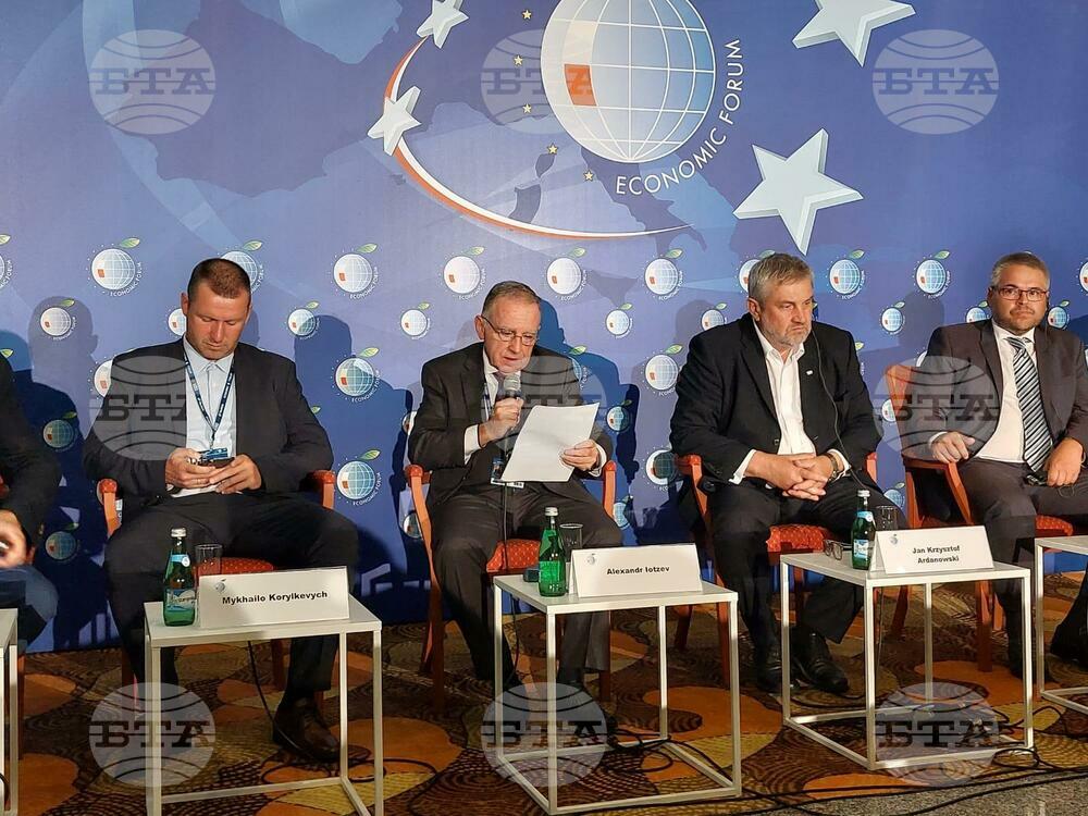 Deputy Agriculture Minister Iotzev Addresses 32nd Economic Forum in Poland