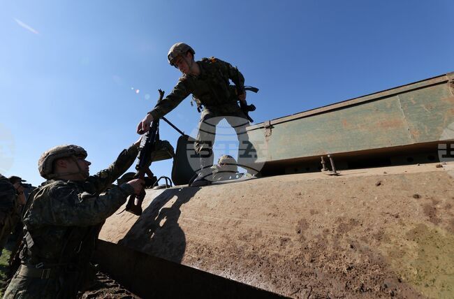 Велико Търново - НВУ "Васил Левски" - теоретично практичен курс за журналисти