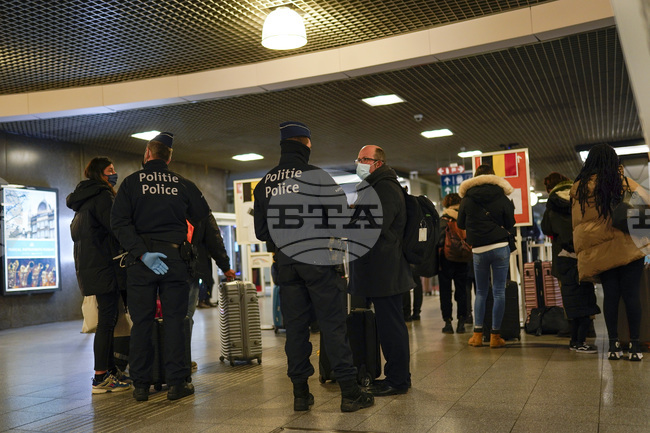 Железопътният транспорт в белгийската столица бе постепенно възстановен след прекъсване заради подозрителни чанти на гара "Брюксел Миди" 