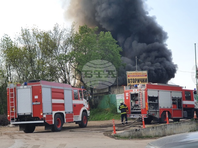  Варна - пожар в пункт за отпадъци