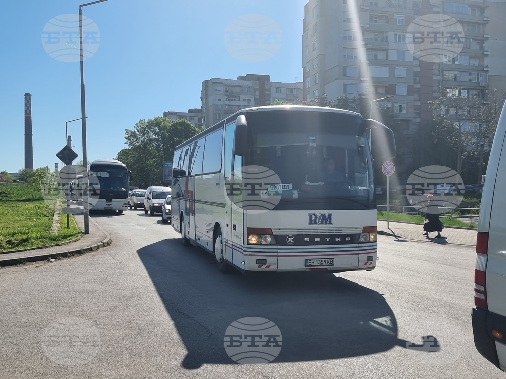 В Плевен автобусни превозвачи излязоха на протест